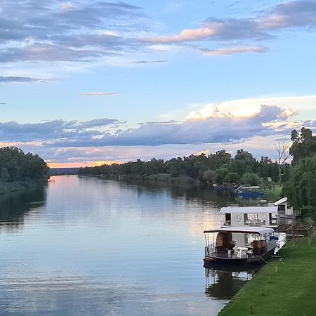 Broadwater River Estate Douglas Buitenkant foto