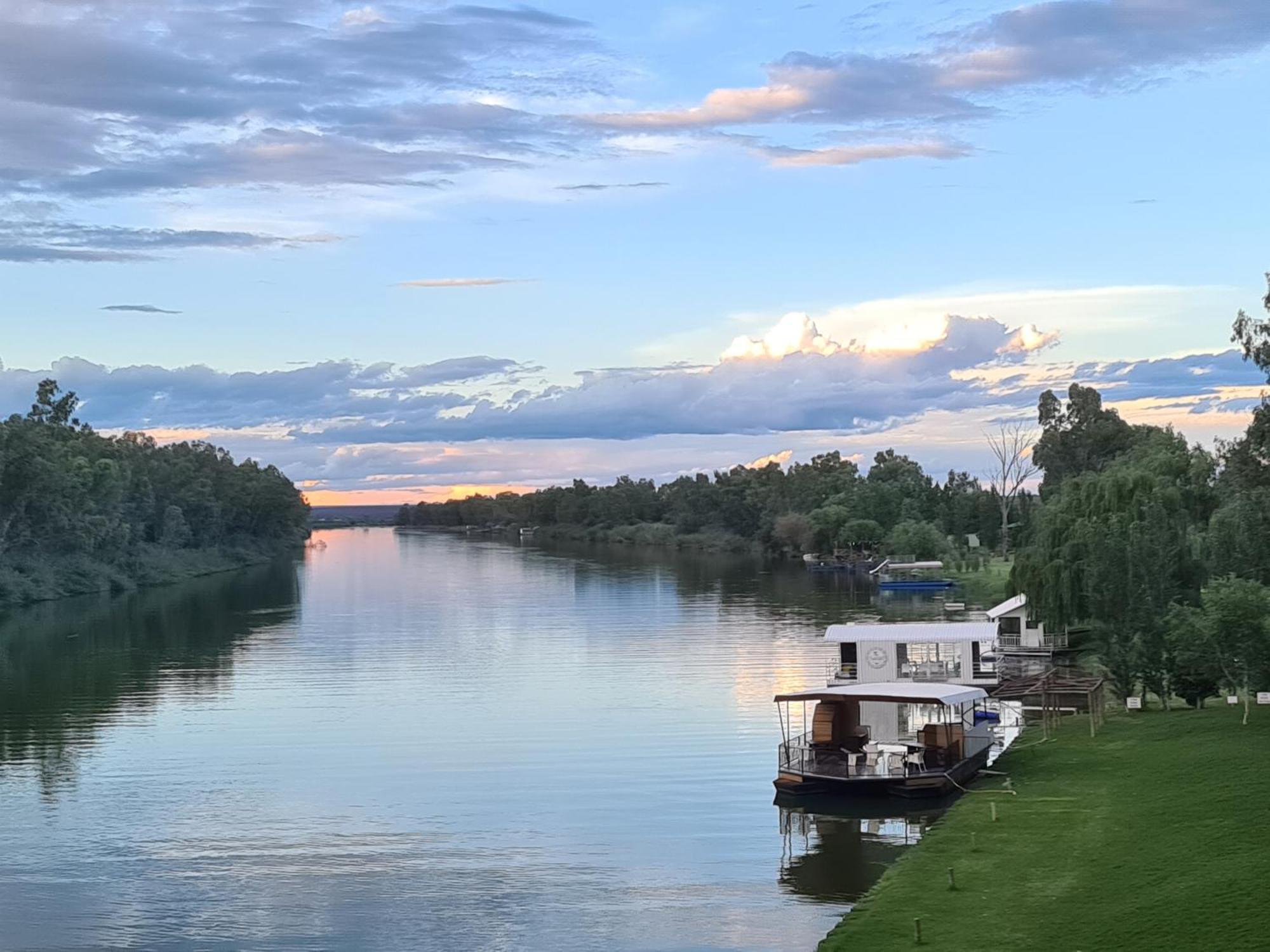 Broadwater River Estate Douglas Buitenkant foto